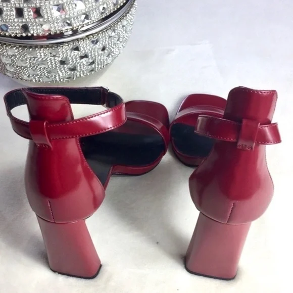 Ultra high heel - Picture 5 of 6